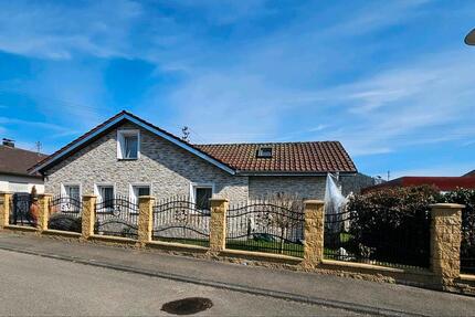 Haus Wurmlingen - 6.5 Zimmer, 160 m&sup2;, 697.000&euro; | Angebot:25783912