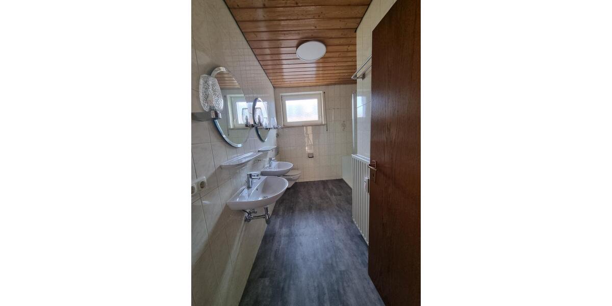 Lichtdurchflutete, sonnige 4 Zimmer Wohnung zu vermieten 4 zimmer