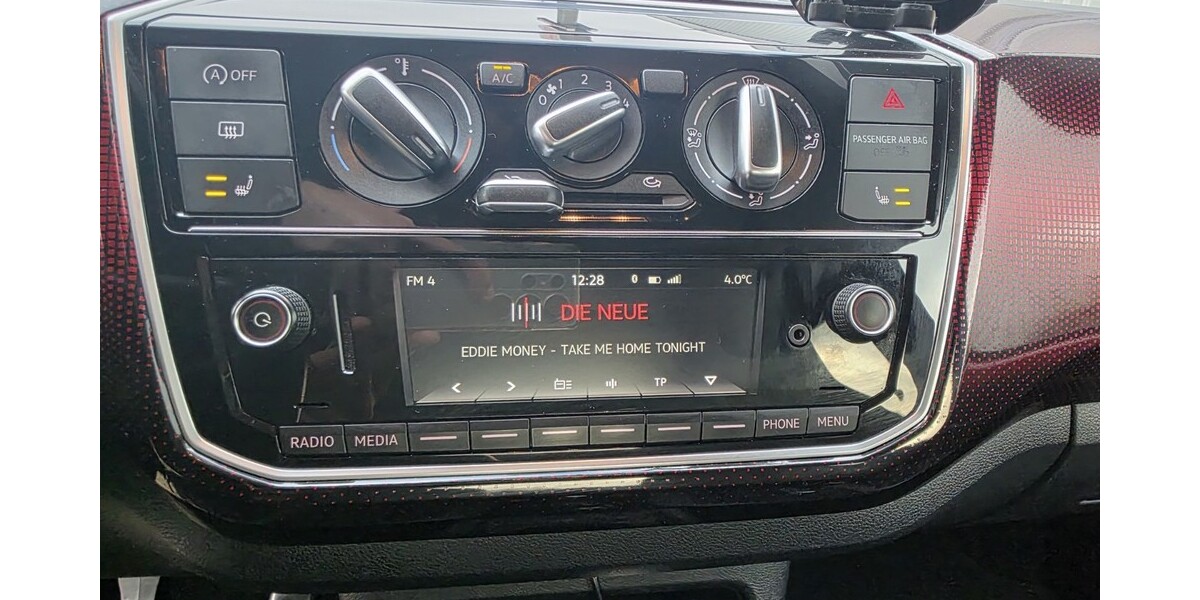 VW UP 176.500 km 6.300 &euro; Denkendorf 73770