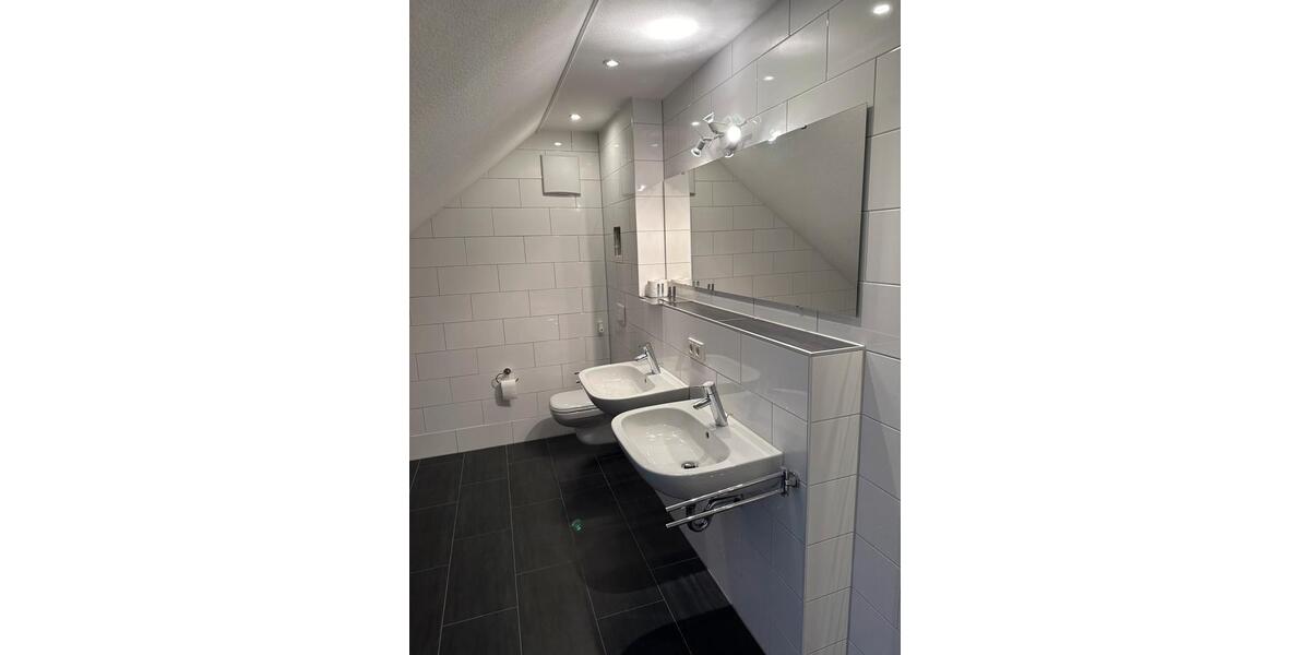 Dachgeschoßwohnung Holzgerlingen - 3.5 Zimmer, 103 m&sup2;, 1.700&euro; | Angebot:24785540