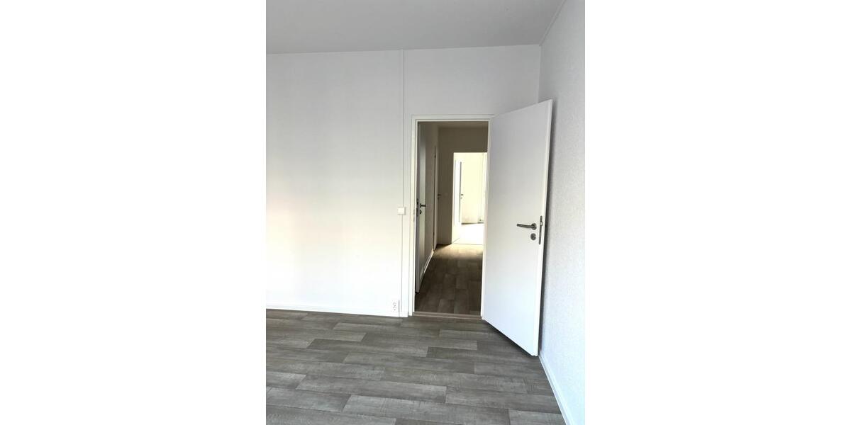 Erdgeschoßwohnung Zwickau Neuplanitz - 2 Zimmer, 50 m&sup2;, 325&euro; | Angebot:26017459