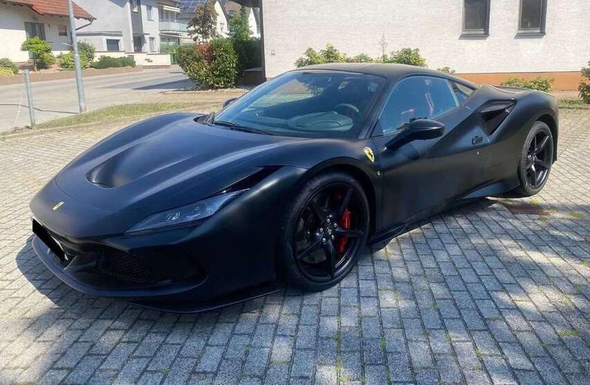 Ferrari F8 Tributo 6.900 km 333.721 € Eisenberg 67304