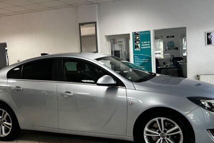Opel Insignia 97.628 km 11.499 &euro; Voerde 46562