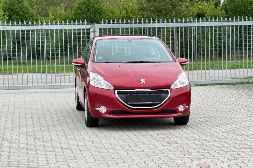Peugeot 208 89.000 km 4.799 € Kandel 76870