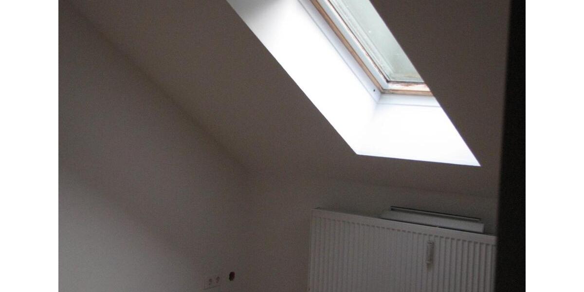 Dachgeschoßwohnung Bischofswerda - 4 Zimmer, 93 m&sup2;, 450&euro; | Angebot:26065961