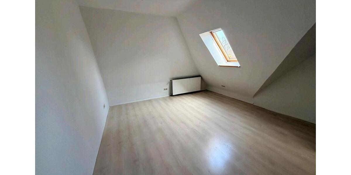 Etagenwohnung Burgwedel - 3 Zimmer, 105 m&sup2;, 980&euro; | Angebot:26137759