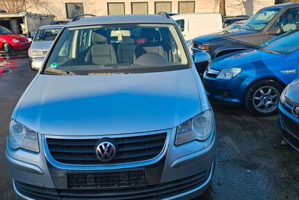 VW Touran 366.000 km 1.799 € Bonn 53227