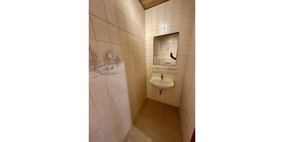 Etagenwohnung Aichtal Aich - 3 Zimmer, 150 m&sup2;, 2.100&euro; | Angebot:25944663