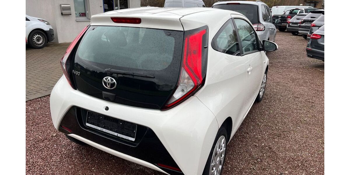 Toyota Aygo (X) 102.534 km 6.400 &euro; Fröndenberg 58730