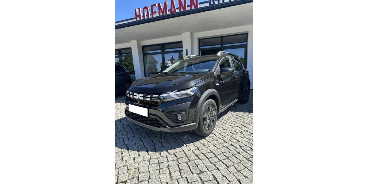 Dacia Sandero 15.000 km 17.300 &euro; Coswig 01640