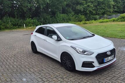 Hyundai i30 133.500 km 9.000 &euro; Großefehn 26629