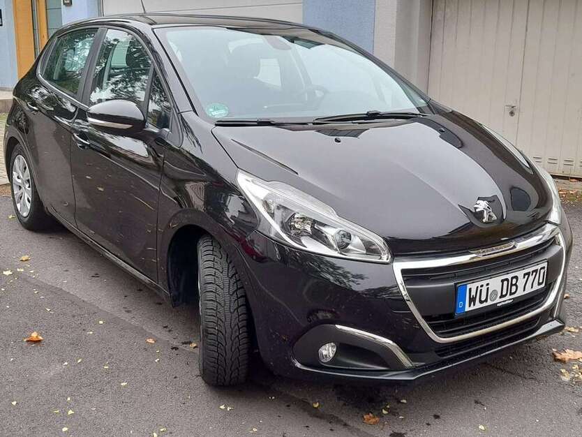 Peugeot 208 42.500 km 8.300 € Würzburg 97074