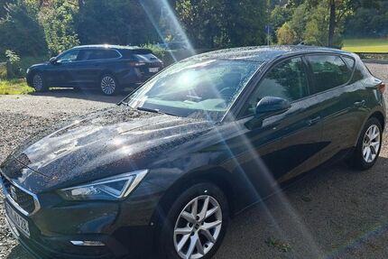Seat Leon 99.027 km 14.500 &euro; Bad Tabarz 99891