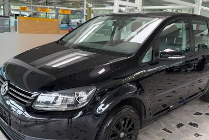 VW Touran 128.000 km 8.499 &euro; Freren 49832