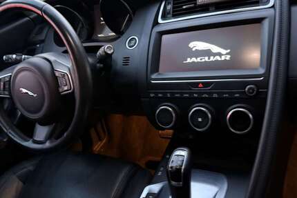 Jaguar E-Pace 107.000 km 18.000 &euro; München 81539