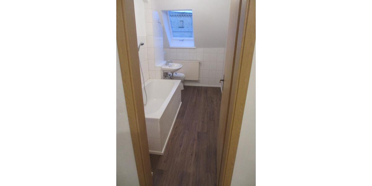 Dachgeschoßwohnung Aschersleben - 3 Zimmer, 70 m&sup2;, 40.000&euro; | Angebot:26516777