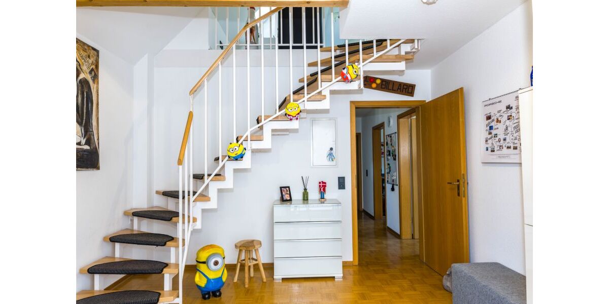 Provisionsfrei* Großzügiges Zweifamilienhaus - zwei Wohneinheiten, Terrasse, Balkon und eigene Stellplätze - Zweifamilienhaus Göppingen Faurndau | Angebot:26961593