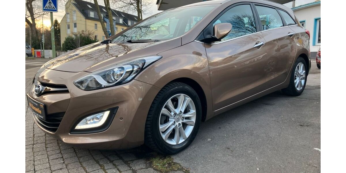 Hyundai i30 130.000 km 6.999 &euro; Essen 45359