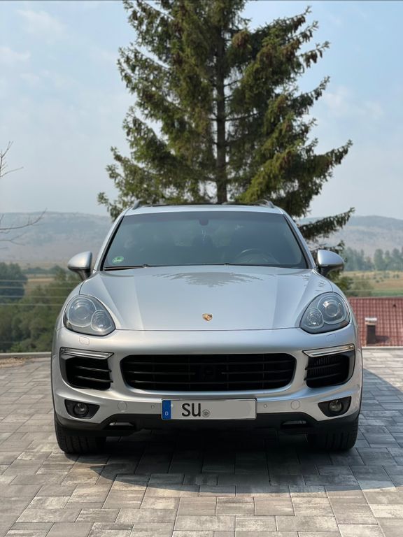 Porsche Cayenne 146.000 km 33.000 € Troisdorf 53842