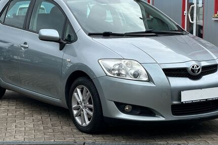 Toyota Auris 208.000 km 2.995 &euro; Bruchsal-Helmsheim 76646