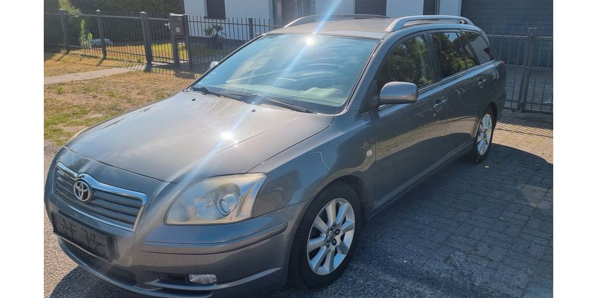 Toyota Avensis 232.000 km 1.800 &euro; Berlin 12489
