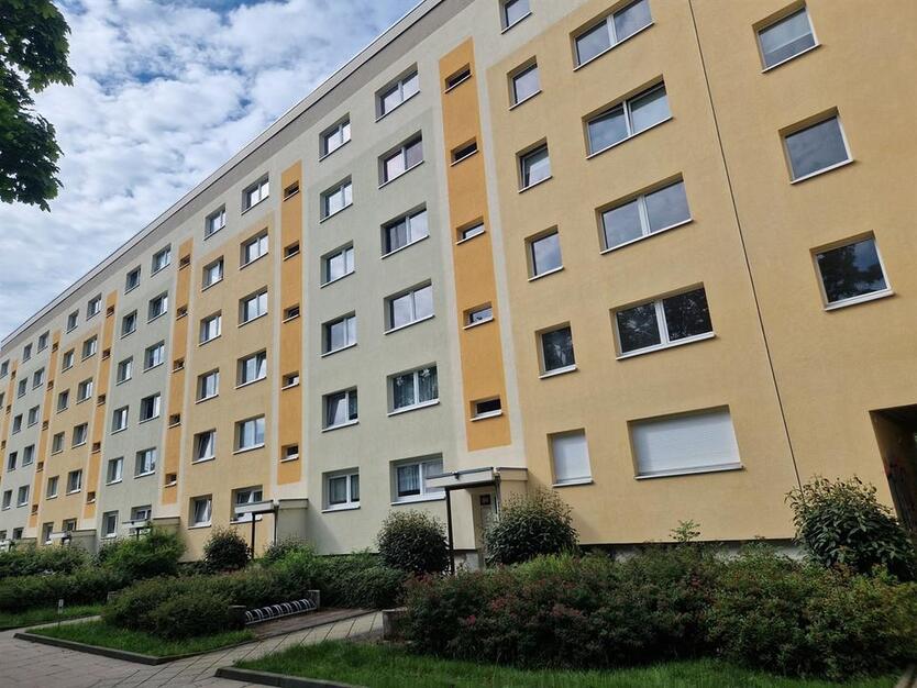 Schicke 5 - Raumwohnung mit Balkon in der Sachsenallee 92 zu vermieten! zimmer