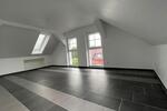 Wohnen in einer Villa (3 ZKB) mit eigener Garage !