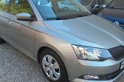 Skoda Fabia 85.500 km 8.399 &euro; Duisburg 47249