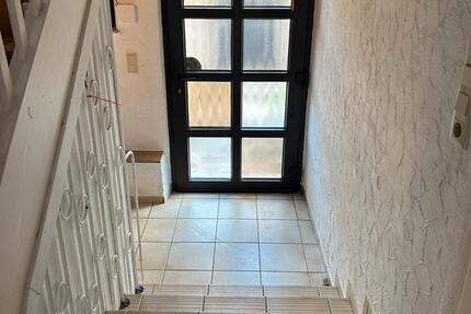 Große Gewerbehalle mit Wohnhaus Doppelhaushälfte Arnstein 5 zimmer