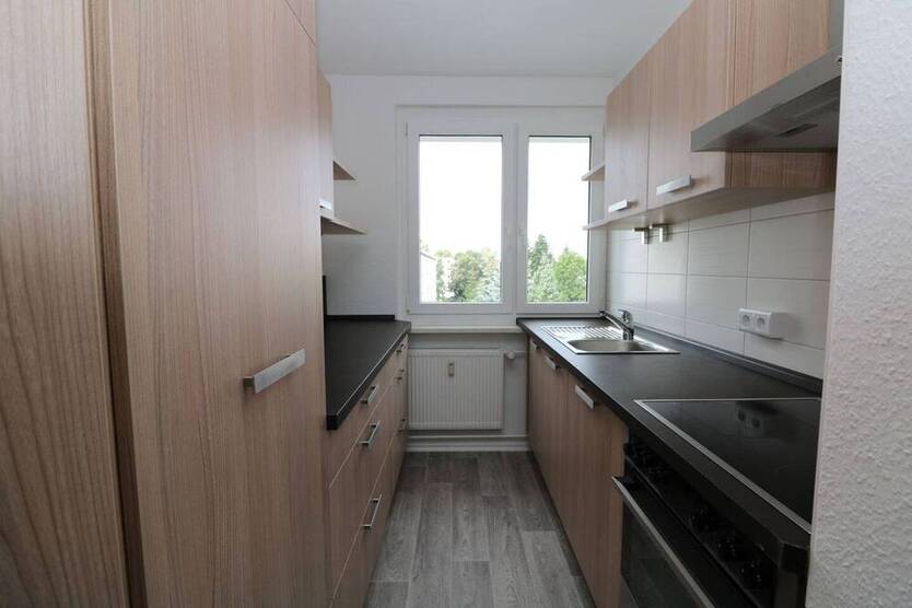 Vorkoster gesucht...Etagenwohnung mit Einbauküche, Wanne, Dusche u. 2 Balkonen!!!