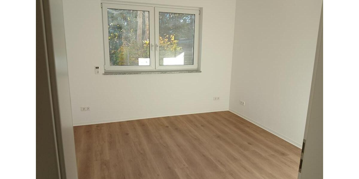 Attraktive 3-Zimmer-Wohnung mit Wintergarten, Terrasse und Garten 3 zimmer