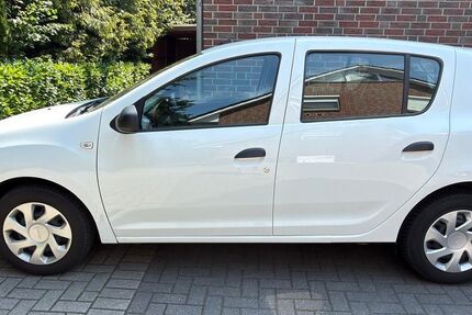 Dacia Sandero 32.300 km 7.950 &euro; Oldenburg 26135