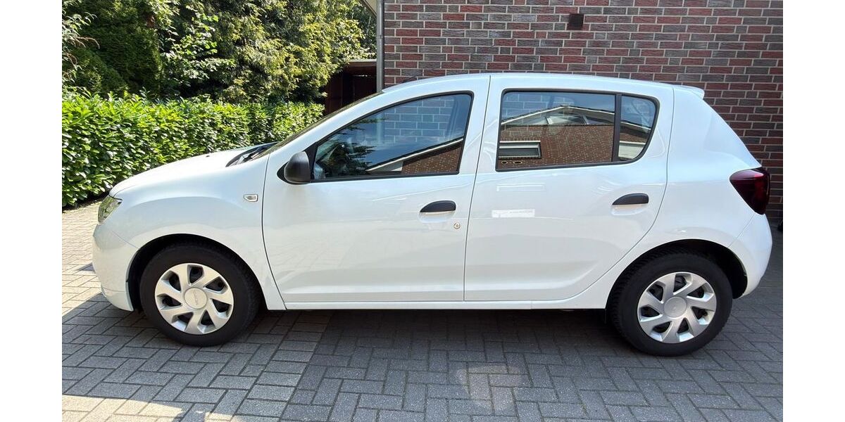 Dacia Sandero 32.300 km 7.950 &euro; Oldenburg 26135