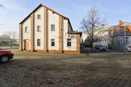 Büro in Bitterfeld-Wolfen 1.240 € 225 m²