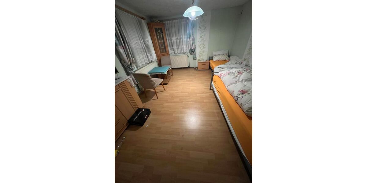 Einfamilienhaus Eisfeld - 4 Zimmer, 100 m&sup2;, 850&euro; | Angebot:26004679