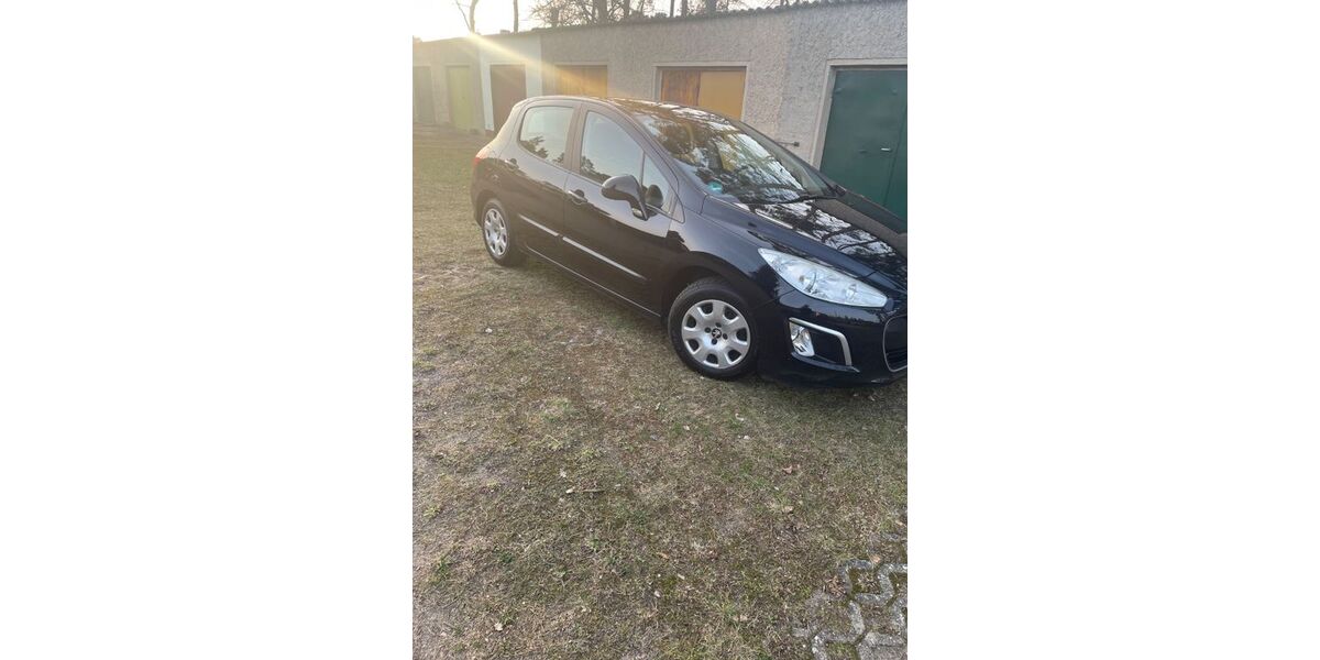 Peugeot 308 145.439 km 3.900 &euro; Güsen 39317