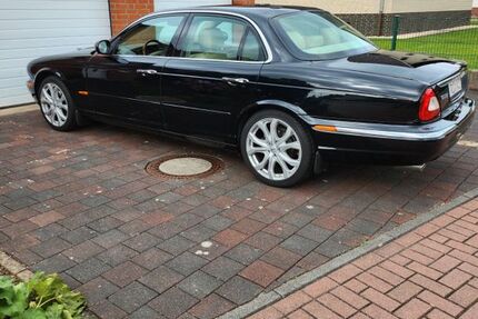 Jaguar XJ6
