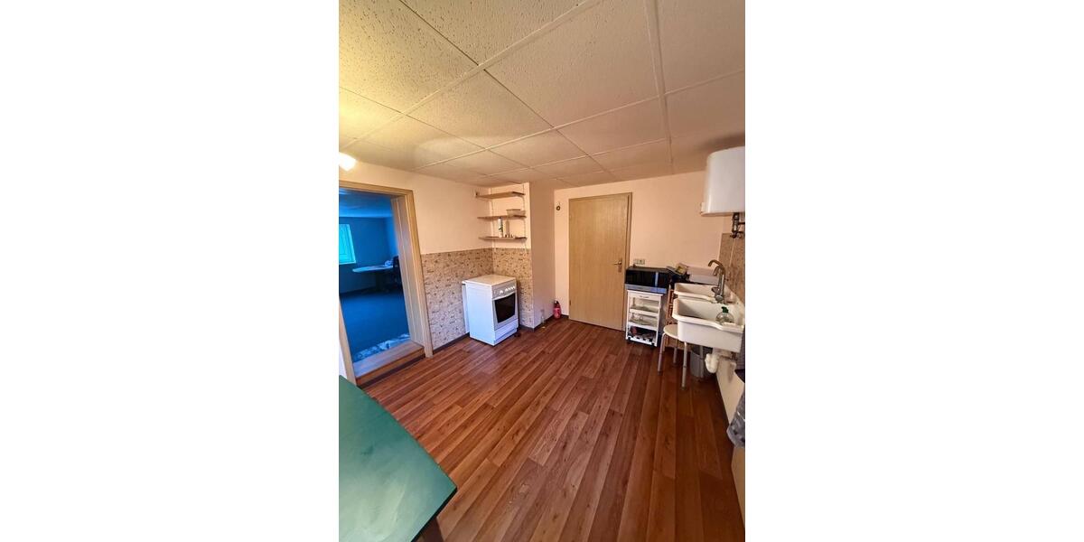 Großes Einfamilienhaus mit Grundstück – 200 m² – ab sofort frei 7 zimmer