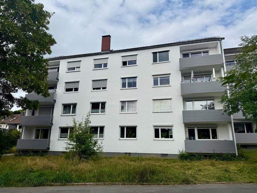 Attraktive 3-Zimmer-Wohnung mit großem Südwestbalkon & ca. 74,1 qm im ersten Stock