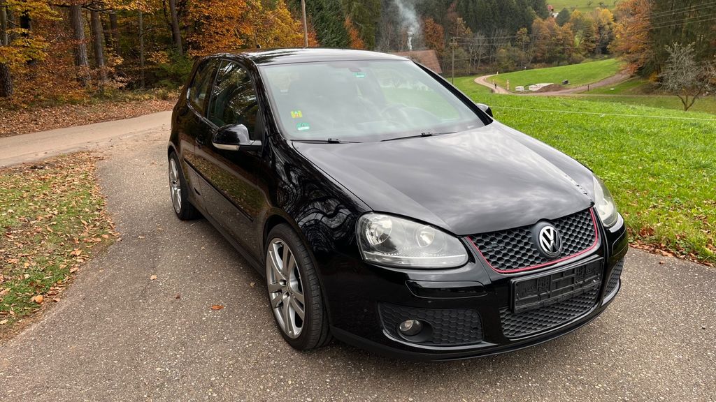 VW Golf 196.000 km 5.500 &euro; Elzach 79215