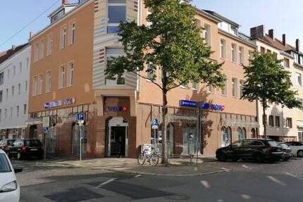 Modernisierte Vier-Zimmer-Wohnung mit Einbauküche am Neustädter Markt 4 zimmer