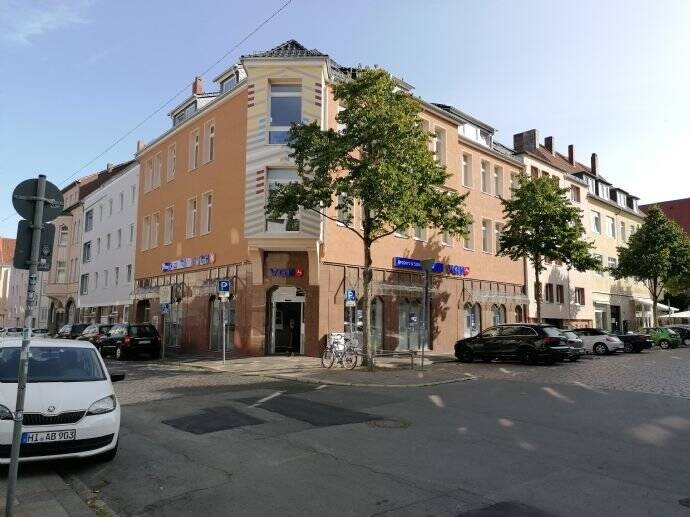 Modernisierte Vier-Zimmer-Wohnung mit Einbauküche am Neustädter Markt 4 zimmer