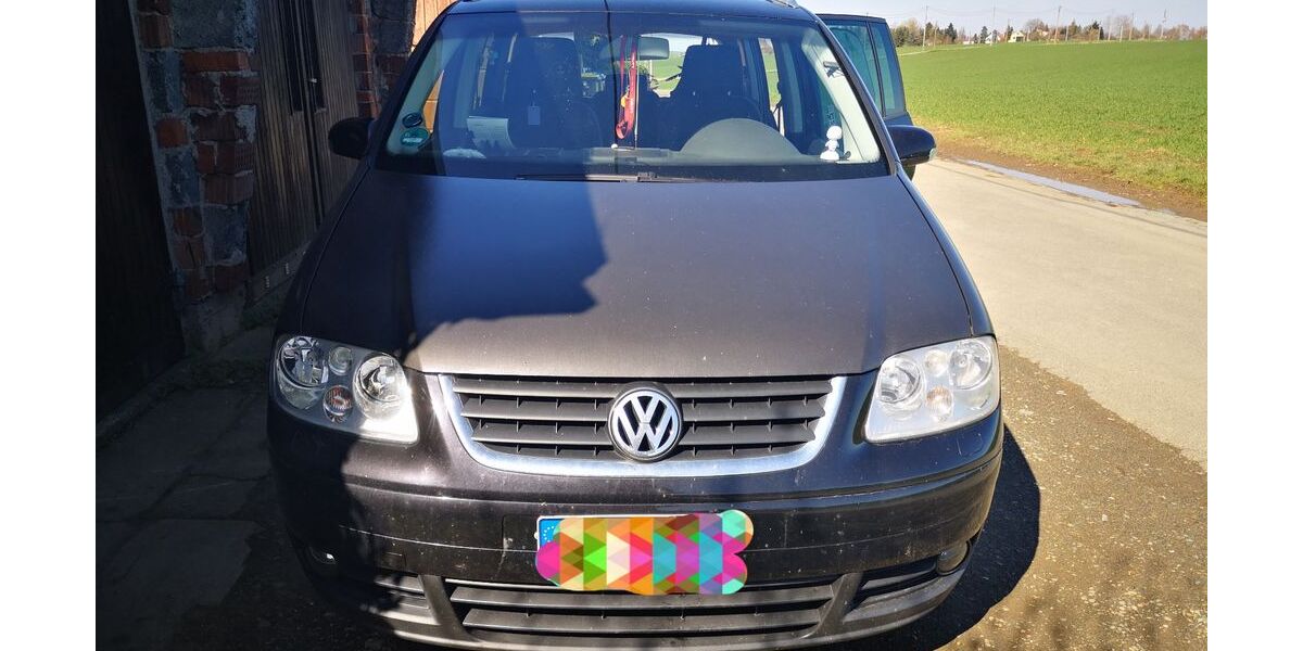 VW Touran 345.000 km 2.750 &euro; Pöhl 08543