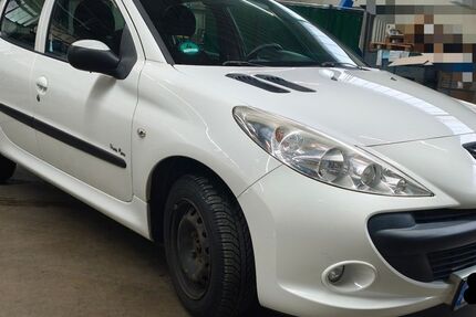 Peugeot 206 110.000 km 4.500 &euro; Eschenburg 35713