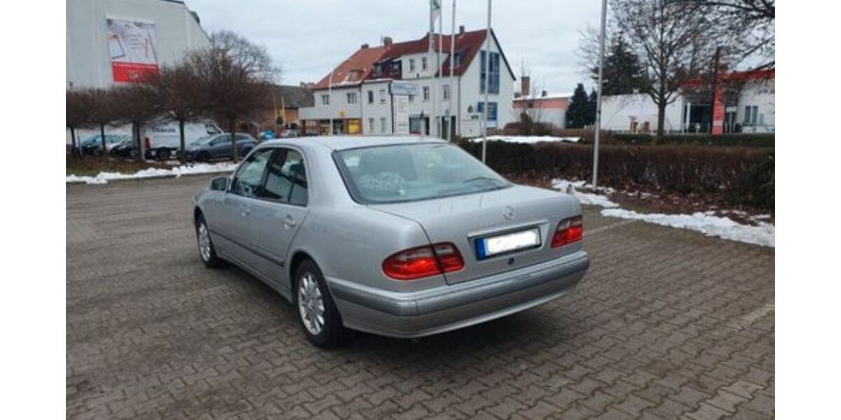 Mercedes-Benz E 220 143.000 km 5.500 &euro; Finsterwalde 03238