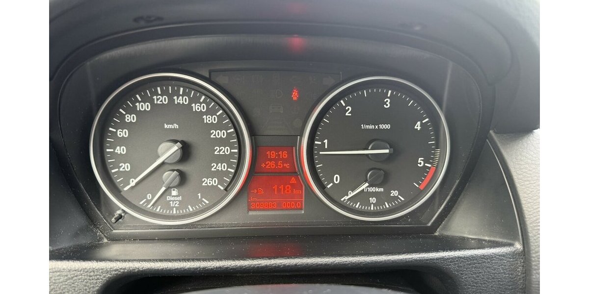 BMW X1 xDrive 20d X Line*Leder,Navi,Xenon,AHK,Top* 309.000 km 5.850 &euro; Schorndorf 73614
