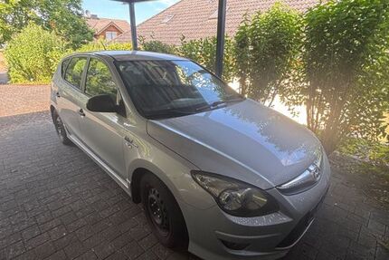 Hyundai i30 87.359 km 4.799 &euro; Mülheim 54486