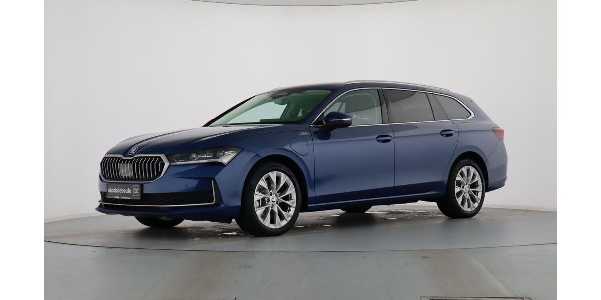 Skoda Superb 1.796 km 42.889 &euro; Leipzig 04103