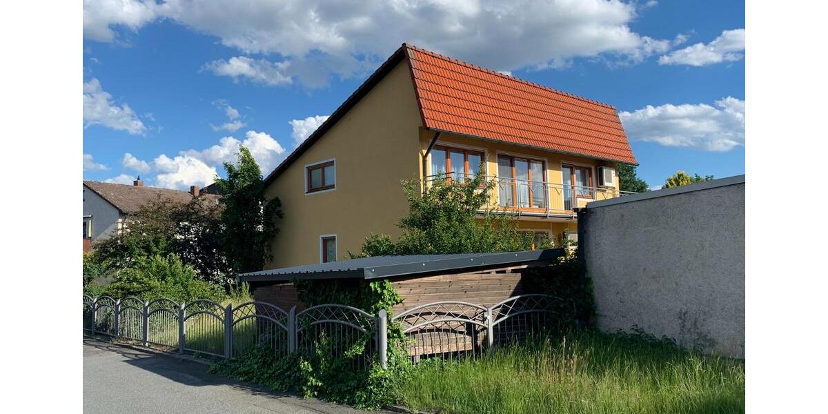 Einfamilienhaus Altenstadt an der Waldnaab - 7.5 Zimmer, 220 m&sup2;, 1.980&euro; | Angebot:25536122