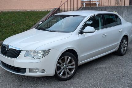 Skoda Superb 148.755 km 5.799 € Feldafing 82340